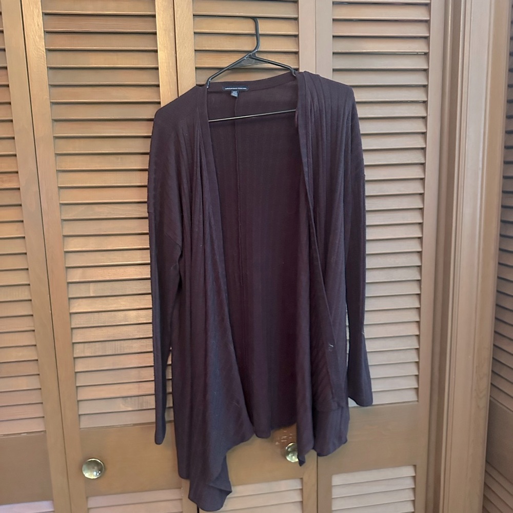 American Eagle long Sleeve Cardigan burgundy and black Heathered